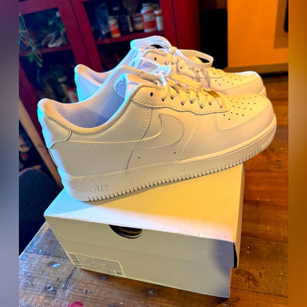 Nike Air Force 1 Low White Sneakers NIB